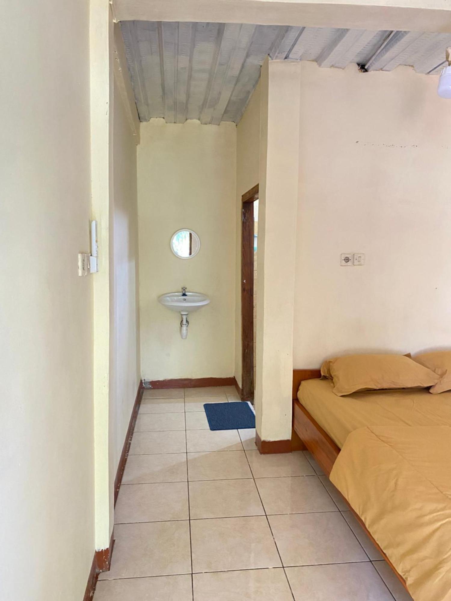 Pieter Homestay لابوان باجو المظهر الخارجي الصورة
